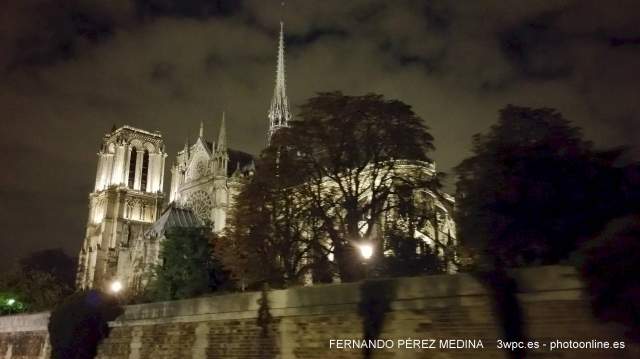 Catedral de Notre Dame, Parvis Notre-Dame - place Jean-Paul-II, Paris, Francia 640w