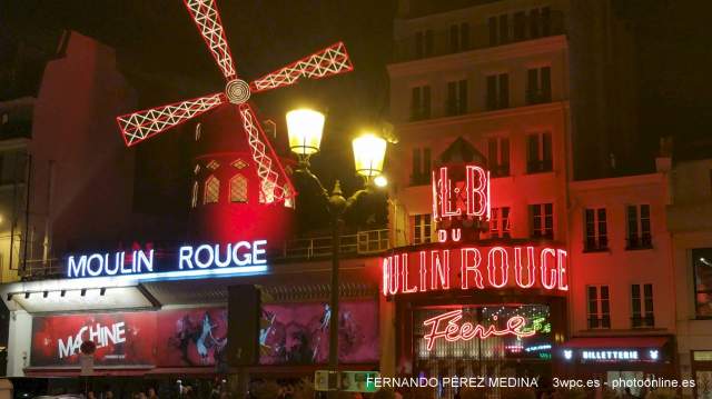 Moulin Rouge, Boulevard de Clichy, Paris, Francia 640w